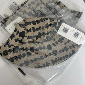 NWT WESC Neutral Tan Black Patterned Bucket Hat White Pepper Size M/L